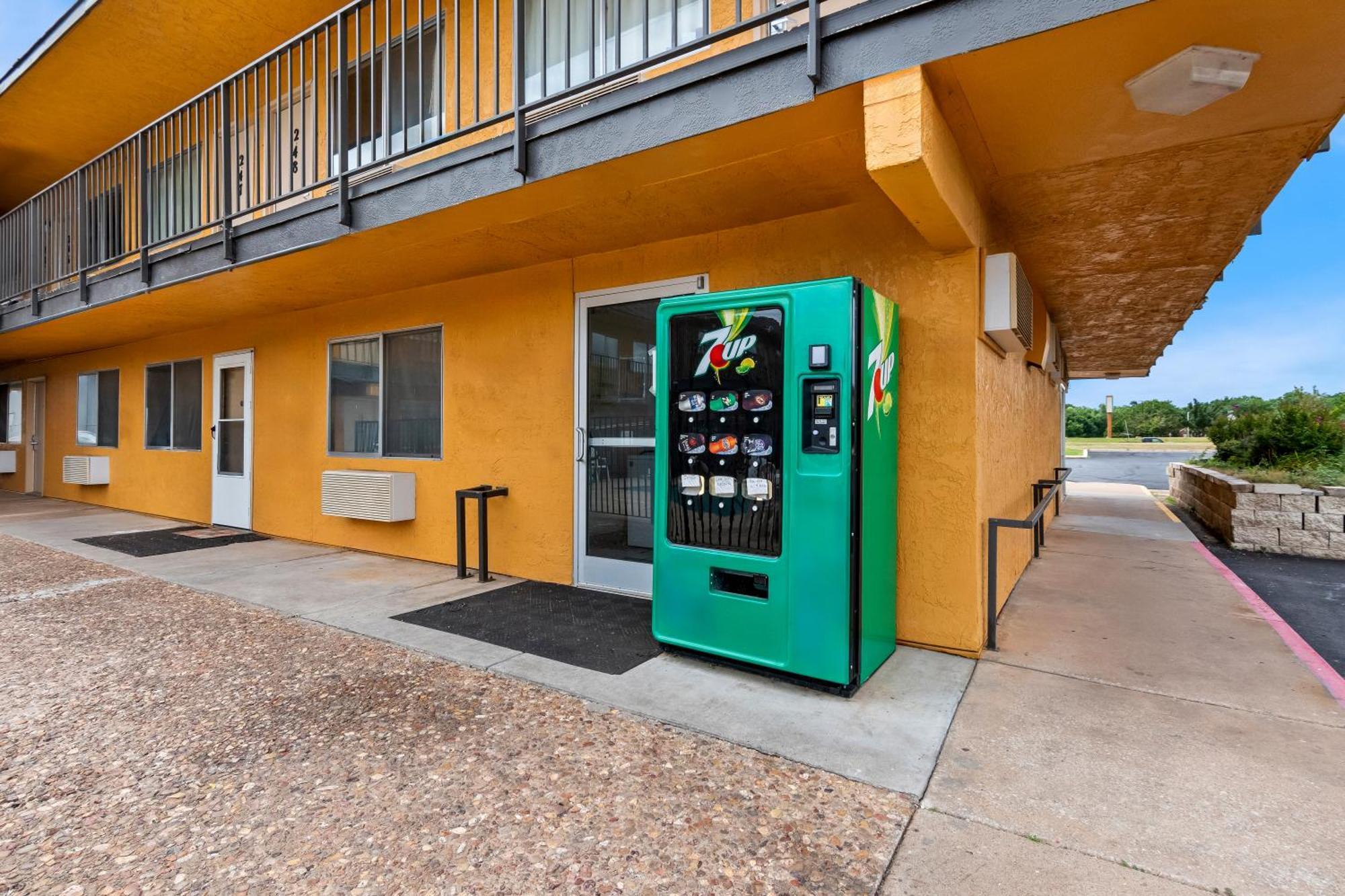 Americas Best Value Inn Стилуотер Экстерьер фото