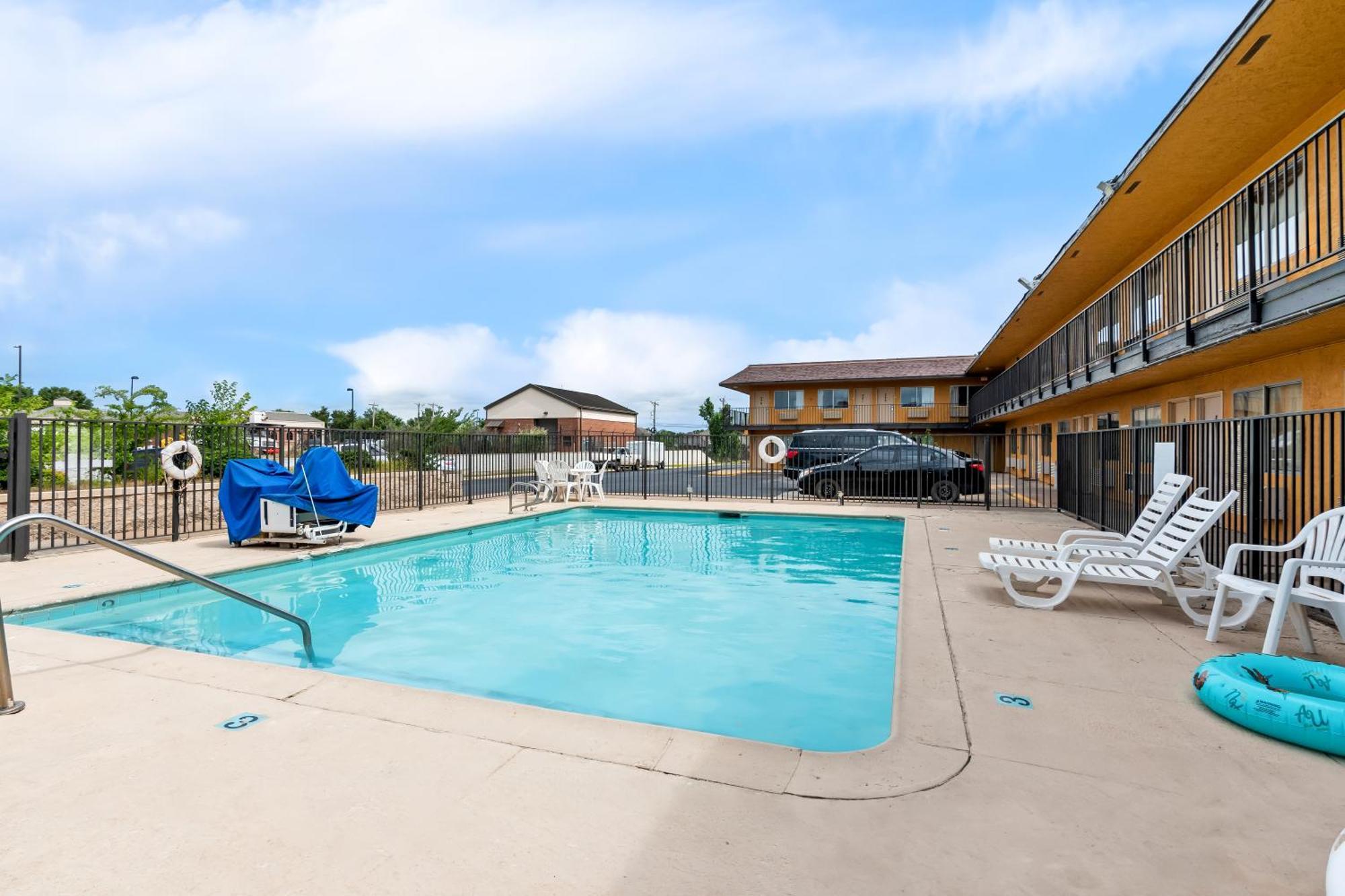 Americas Best Value Inn Стилуотер Экстерьер фото