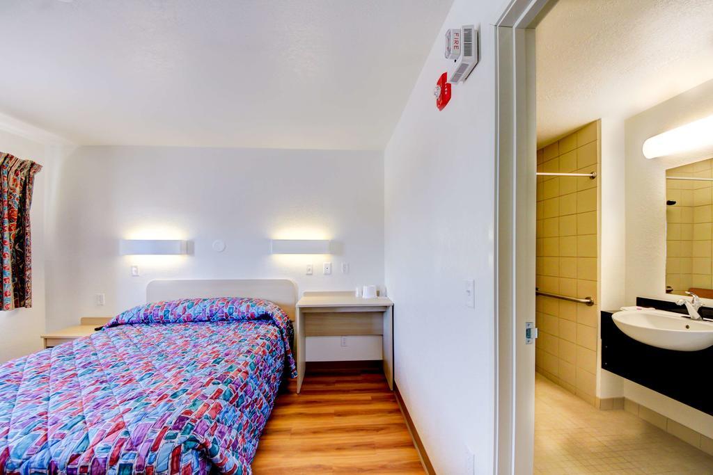 Americas Best Value Inn Стилуотер Экстерьер фото